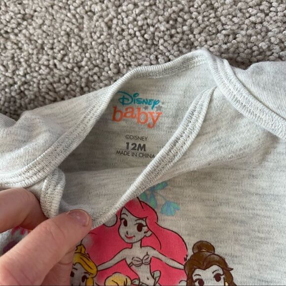 COPY - Disney Baby 12 mo princes onesies NWOT gray with princess on front - Picture 3 of 4